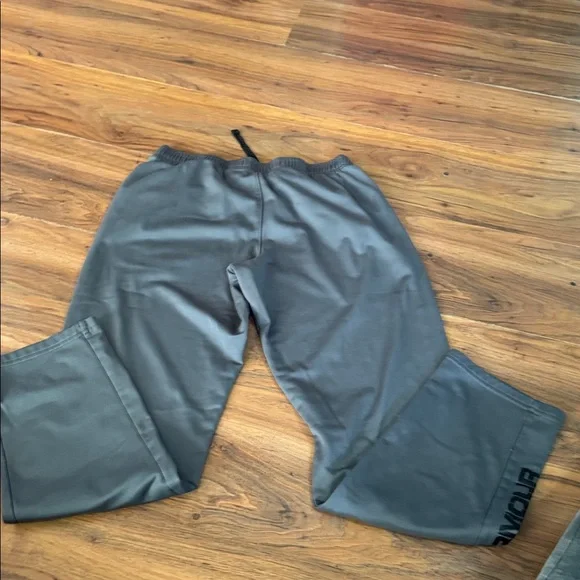 Under Armour Men's Charcoal Joggers - Picture 2 of 2
